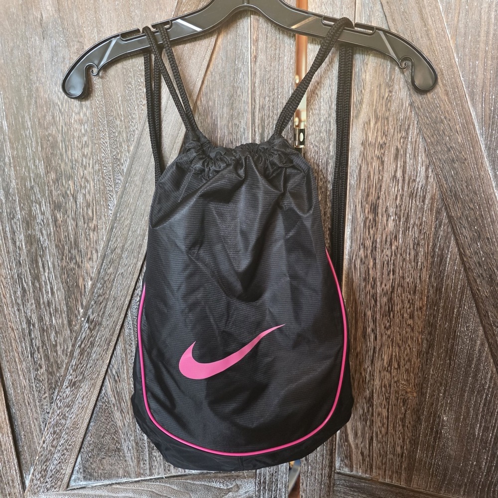 Nike Gym Bag Training Lightweight Backpack Drawstring Closure Adjustable Nylon